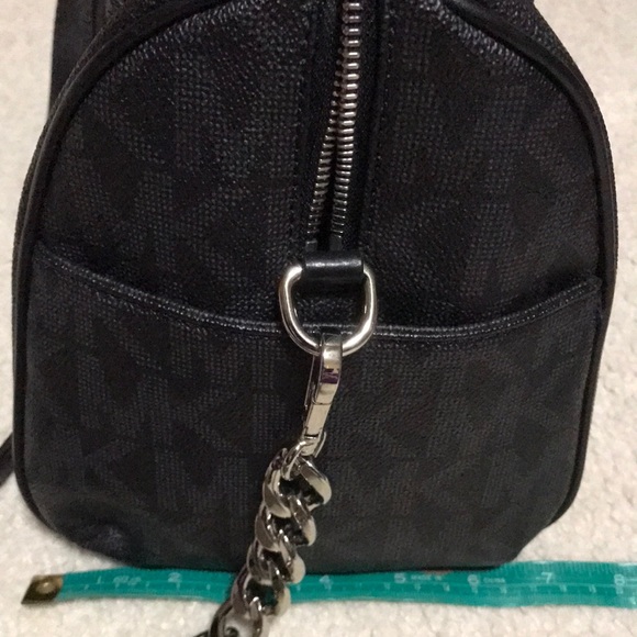 Michael Kors signature satchel - Picture 8 of 8